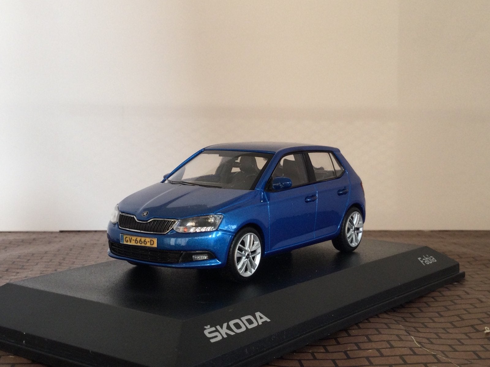 Skoda Fabia Hatchback 2015 Blauw I-Scale 1:43, Ophalen of Verzenden, Zo goed als nieuw, Auto, Overige merken