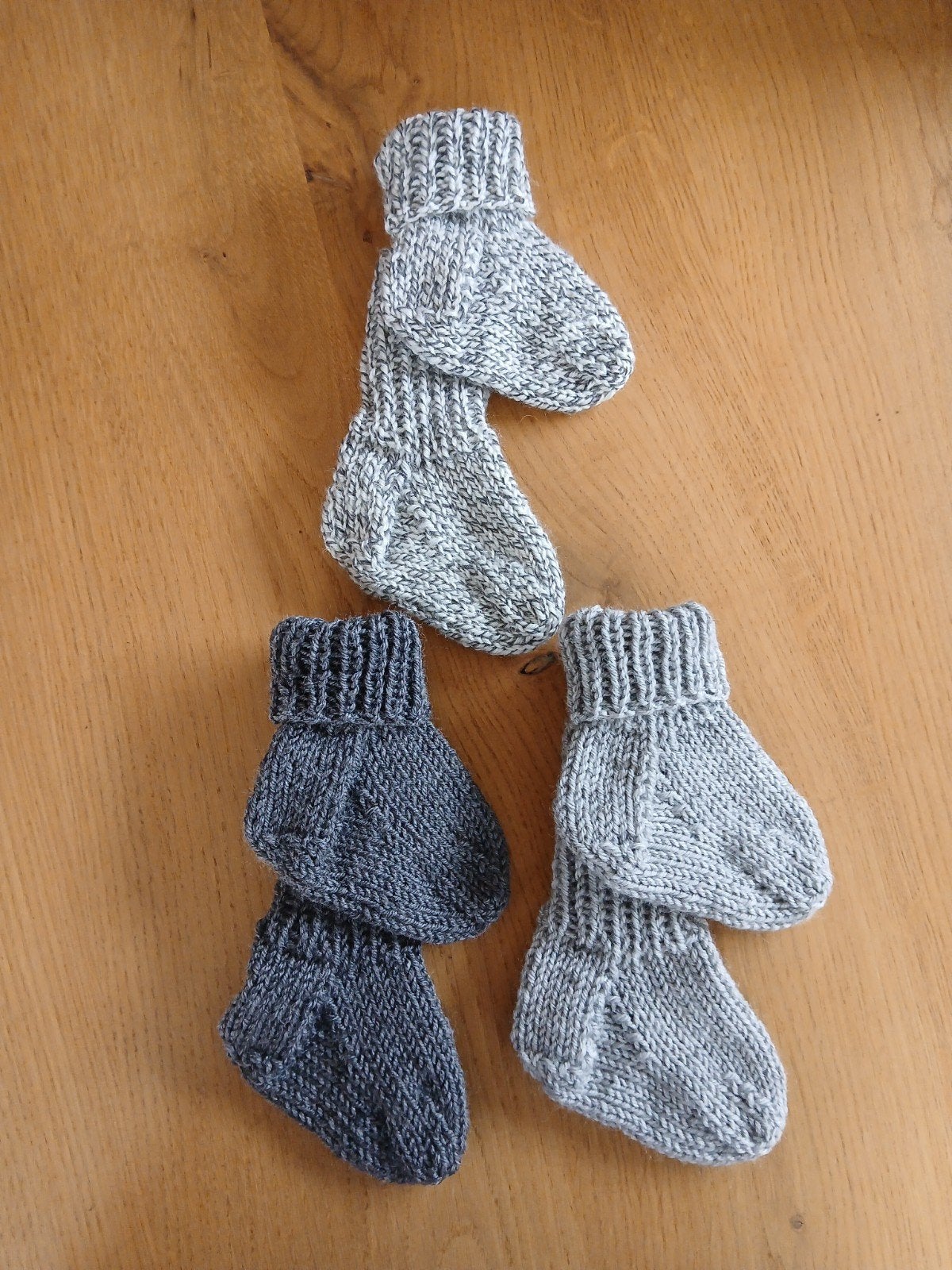 Handgebreide geitenwollen babysokjes/sokjes, Verzenden, Nieuw, Jongetje of Meisje, Sokjes
