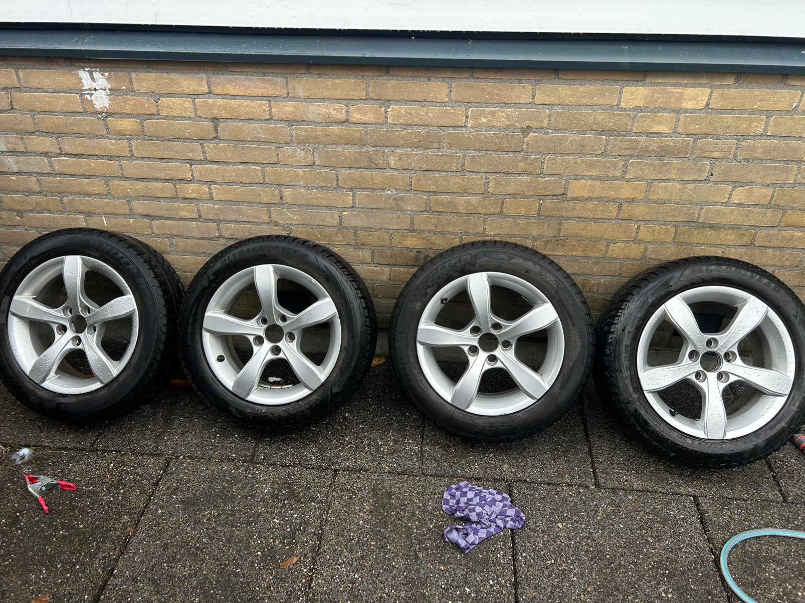 Velgen met winterbanden 185/60/R15, 15 inch, Band(en), 185 mm, Winterbanden