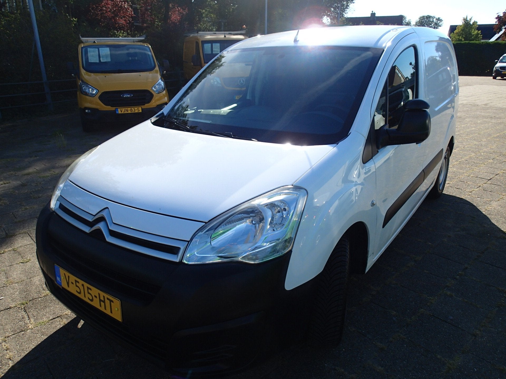 Citroën Berlingo 1.6 BlueHDI 100 Club Economy S&S VOORZIEN, Voorwielaandrijving, Gebruikt, 4 cilinders, Wit