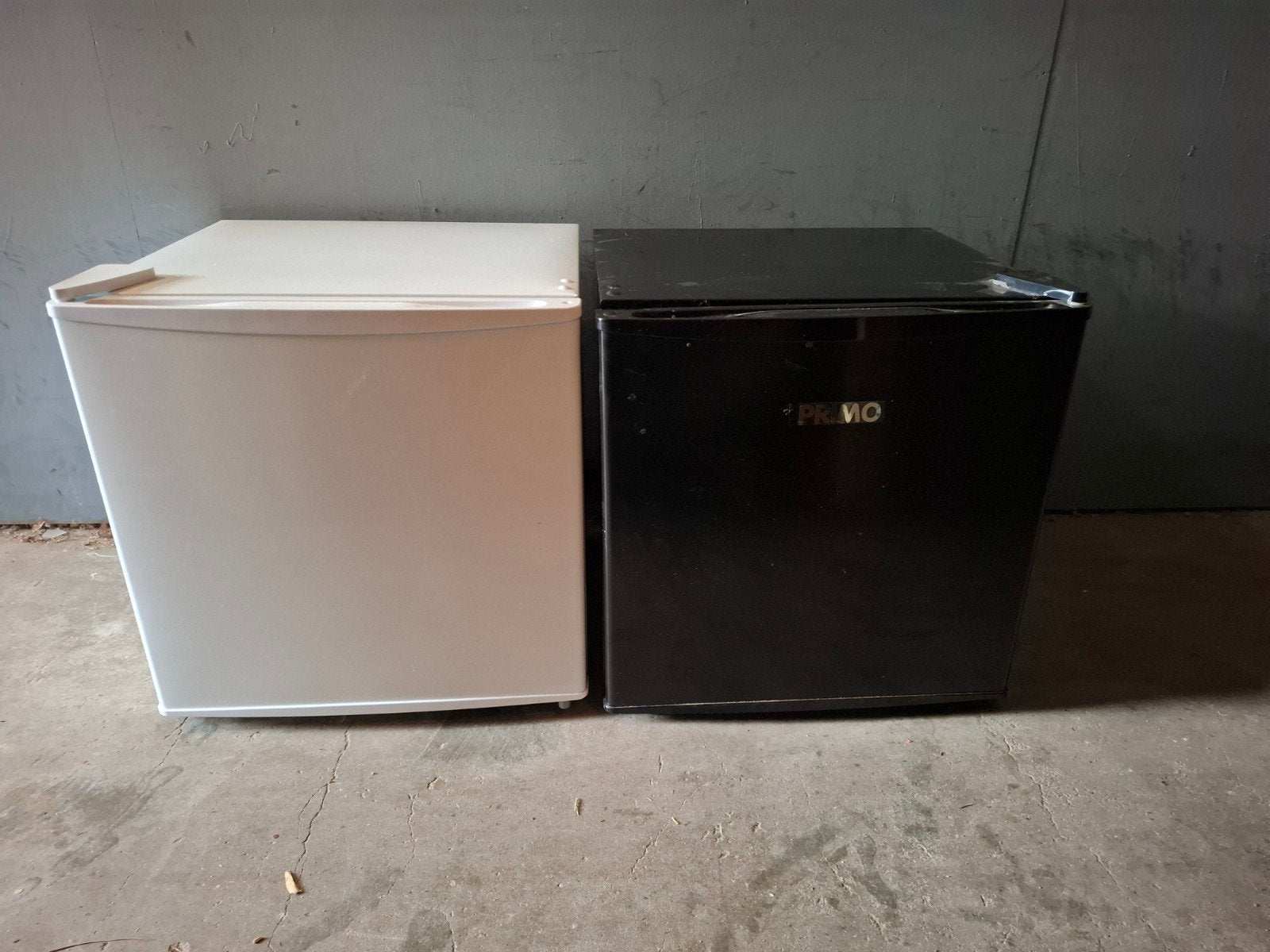 Compacte mini koelkast met vriesvak, Ideaal voor kleine ruim, Witgoed en Apparatuur, Koelkasten en IJskasten, Ophalen, Gebruikt