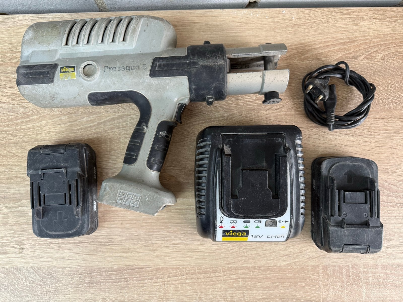 Viega Pressgun 5 met 2 accu's en lader, Ophalen, Gebruikt