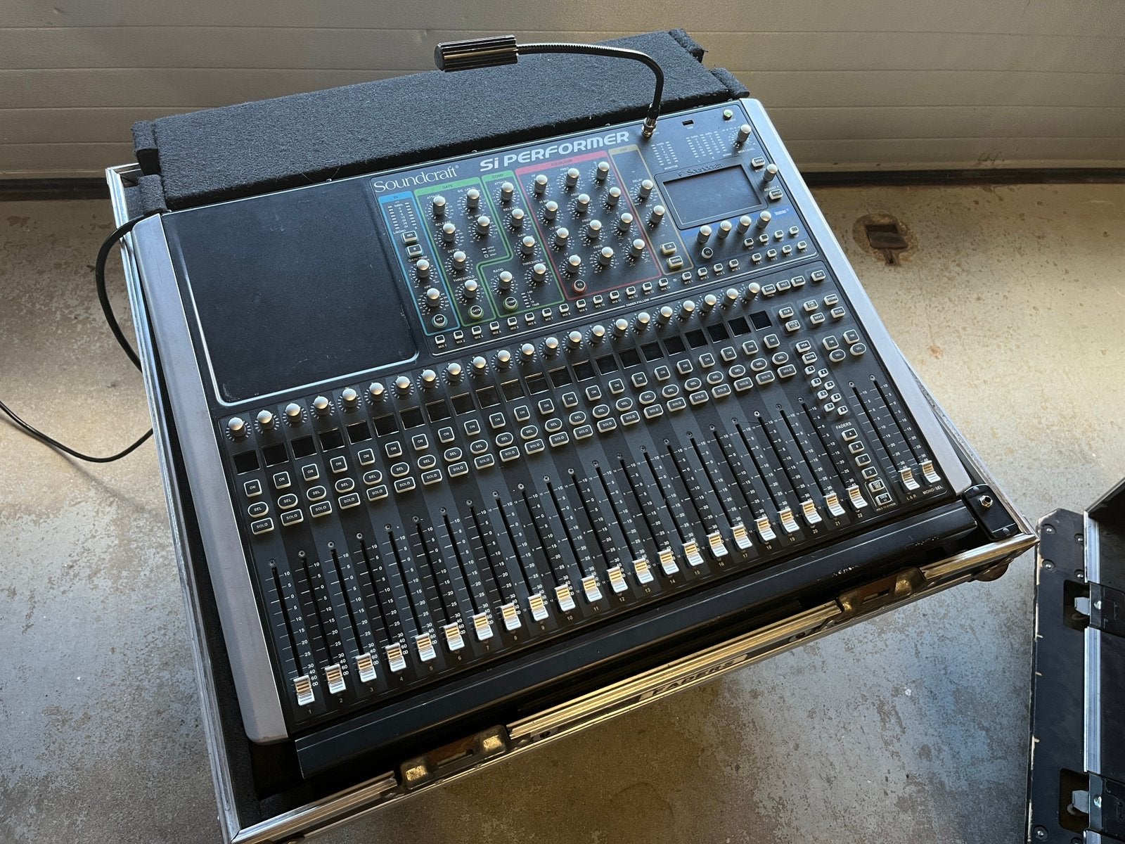Soundcraft performer 2 incl stagebox en catkabel., Ophalen, Gebruikt, 20 kanalen of meer, Microfooningang