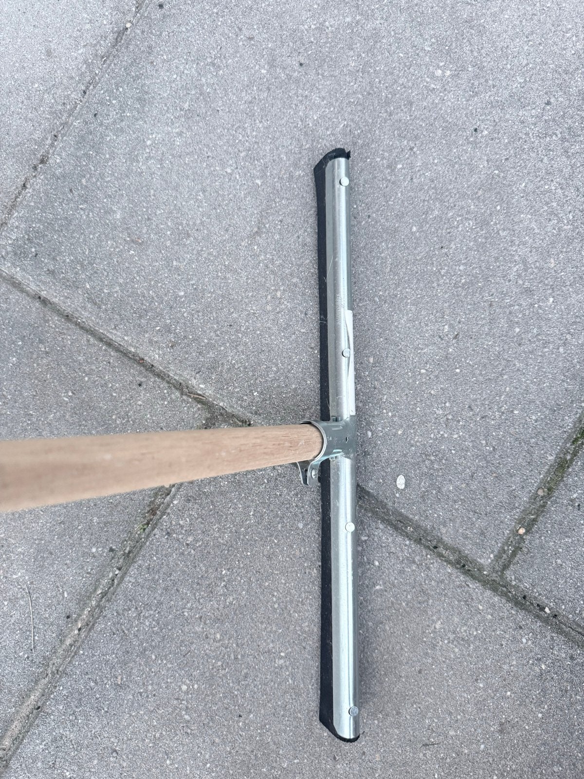 Waterwisser / Trekker met houten steel, Ophalen