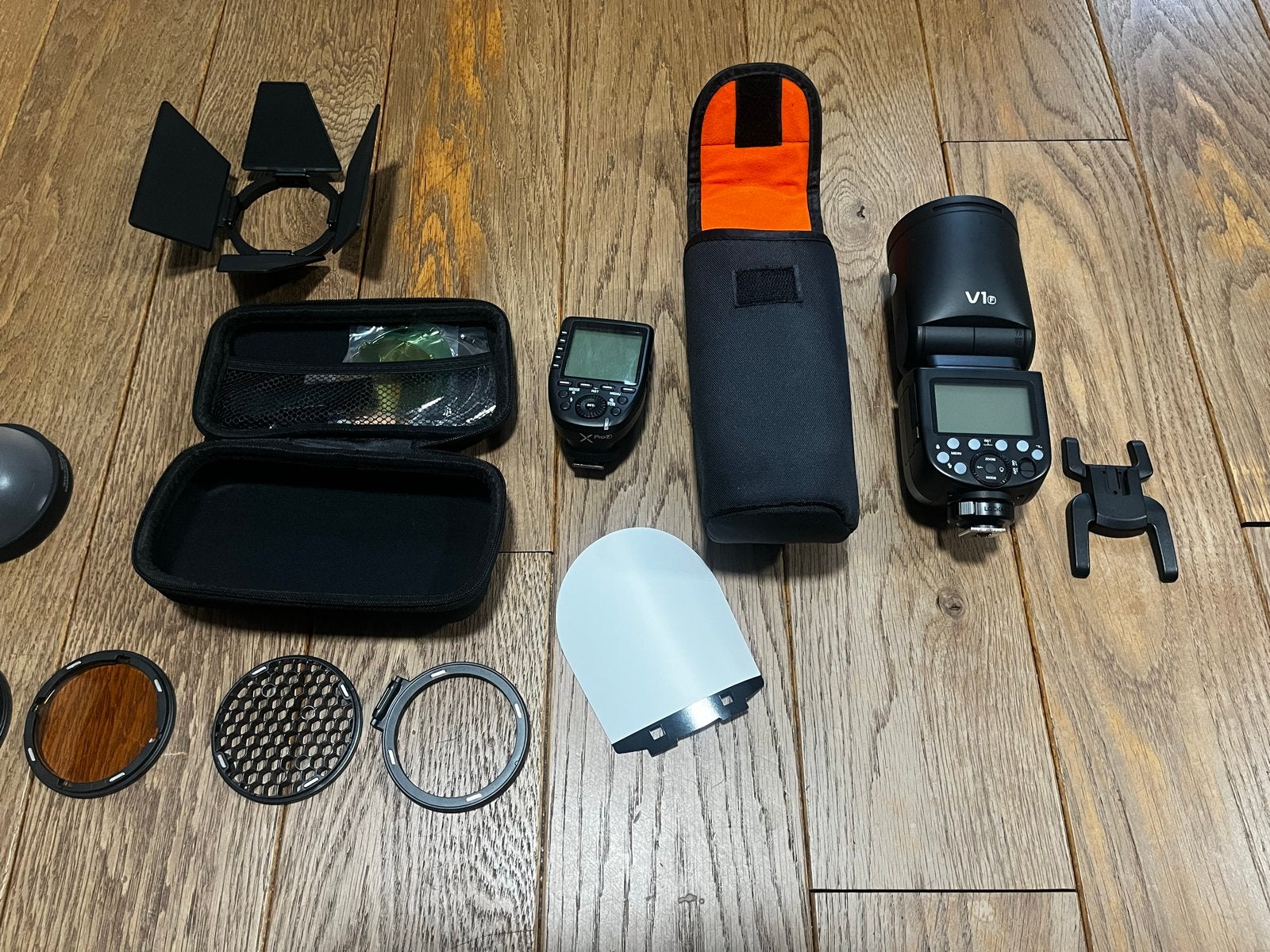 Godox V1 flitser met XPro trigger enAK-R1 kit FUJI, Diffuser, Externe flitser, Ophalen of Verzenden, Zo goed als nieuw