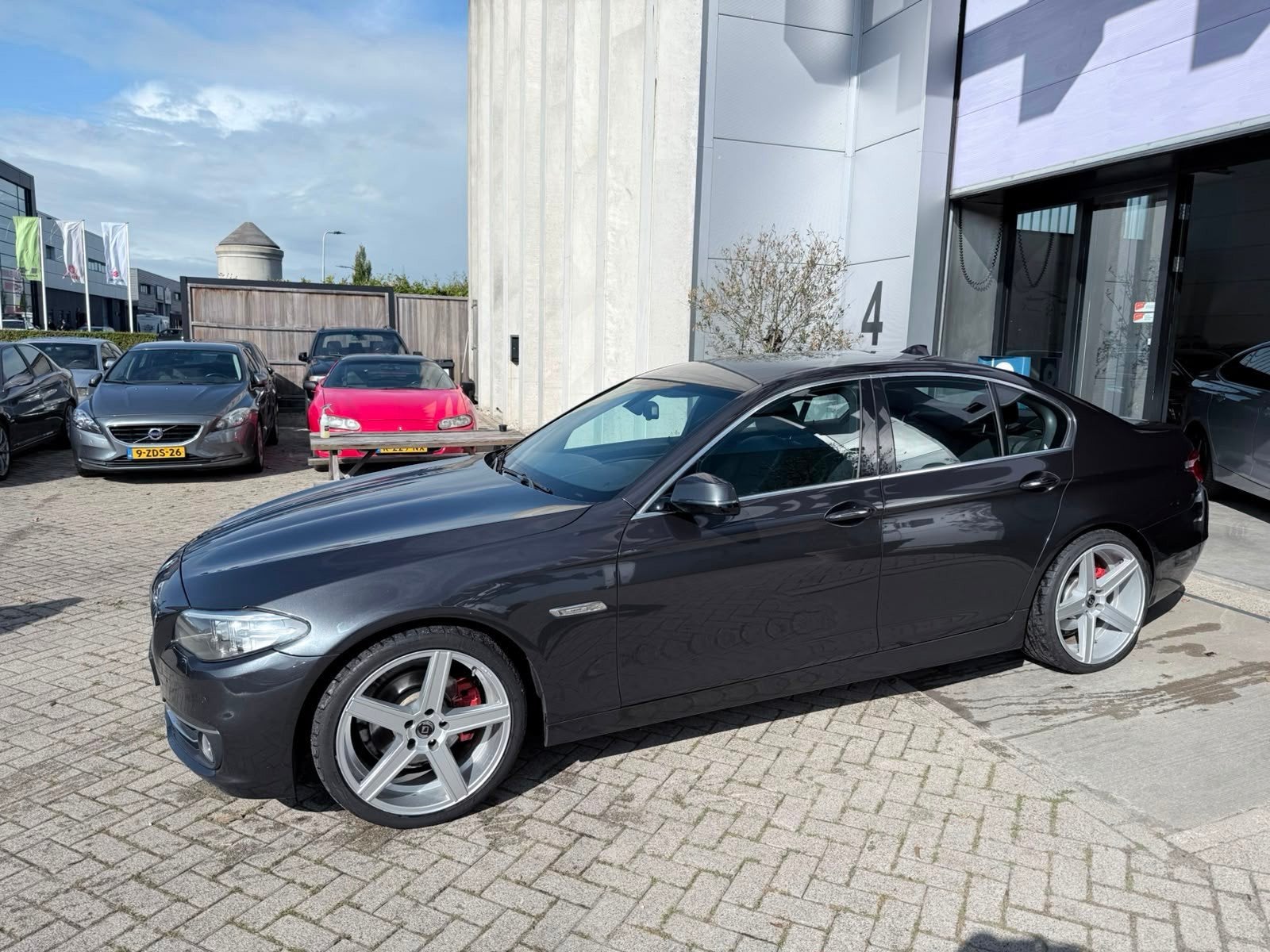 BMW 5-serie 520i Luxury Line Facelift! NIEUWSTAAT! INRUIL MO, Automaat, Achterwielaandrijving, Gebruikt, 4 cilinders