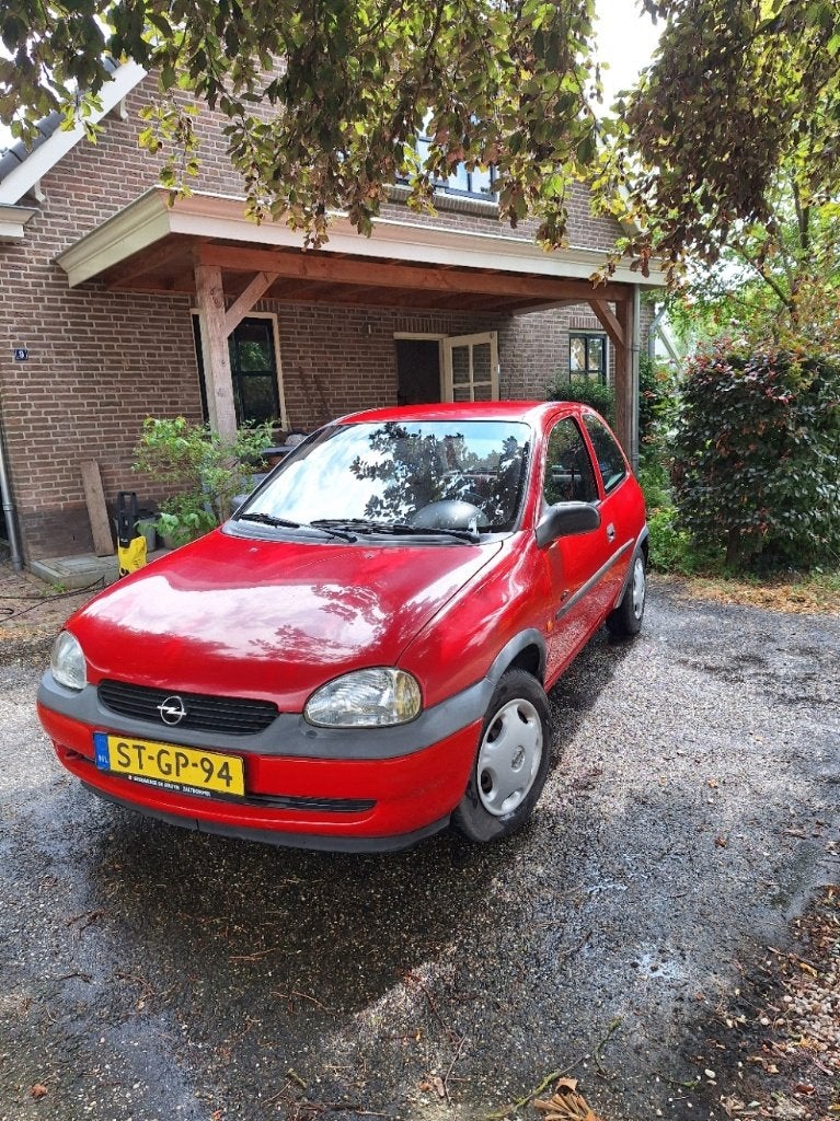 Opel Corsa 1.4 (1998) | 124.000 km | Incl. veel onderdelen, Auto's, Voorwielaandrijving, Dealer onderhouden, 40 €/maand, 4 cilinders