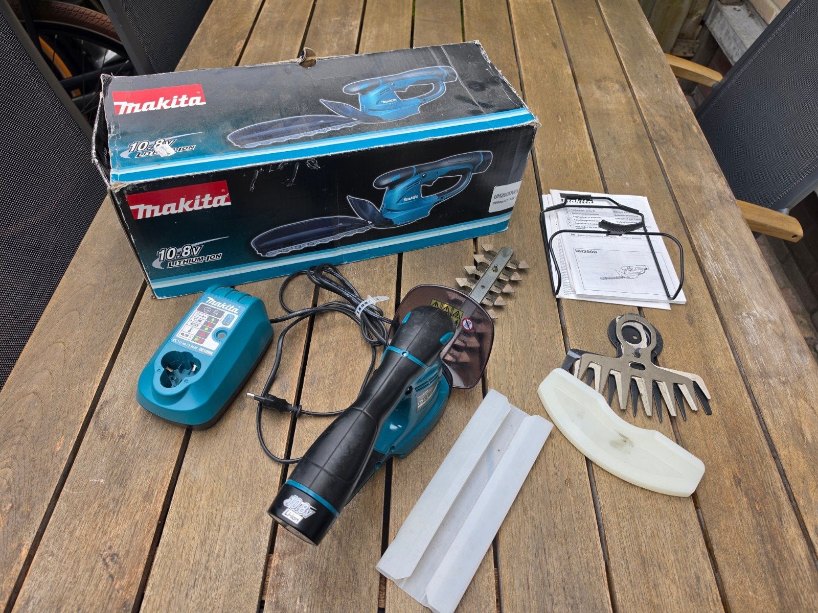 Makita UH200D Accuheggenschaar, Doe-het-zelf en Verbouw, Gereedschap | Schuurmachines, Ophalen, Minder dan 600 watt, Vlakschuurmachine