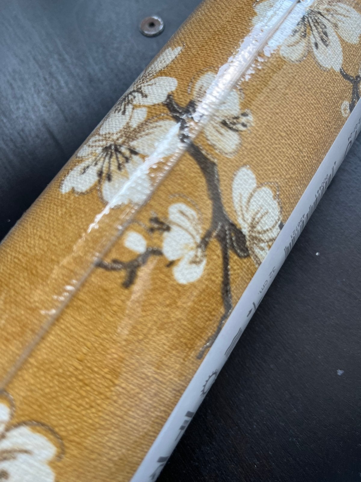 Okergeel behang met van gogh-achtige kersenbloesem, Ophalen of Verzenden, Minder dan 10 m²