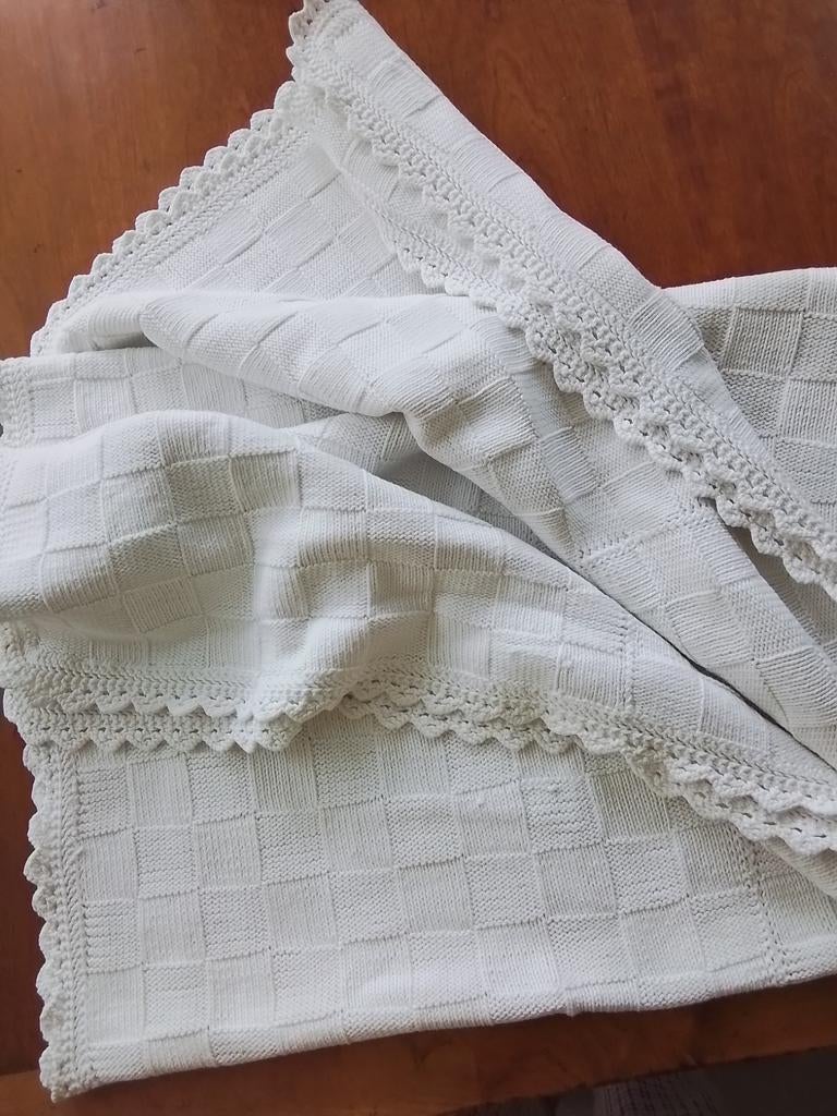 Mooie witte plaid/sprei, bijna gratis slechts 4 euro, Ophalen, Zo goed als nieuw