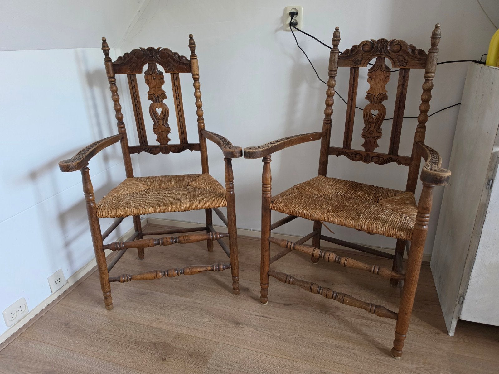 Eiken stoelen, biezen mat, knopstoel, hout, armleuning, Antiek en Kunst, Antiek | Meubels | Stoelen en Banken, Ophalen