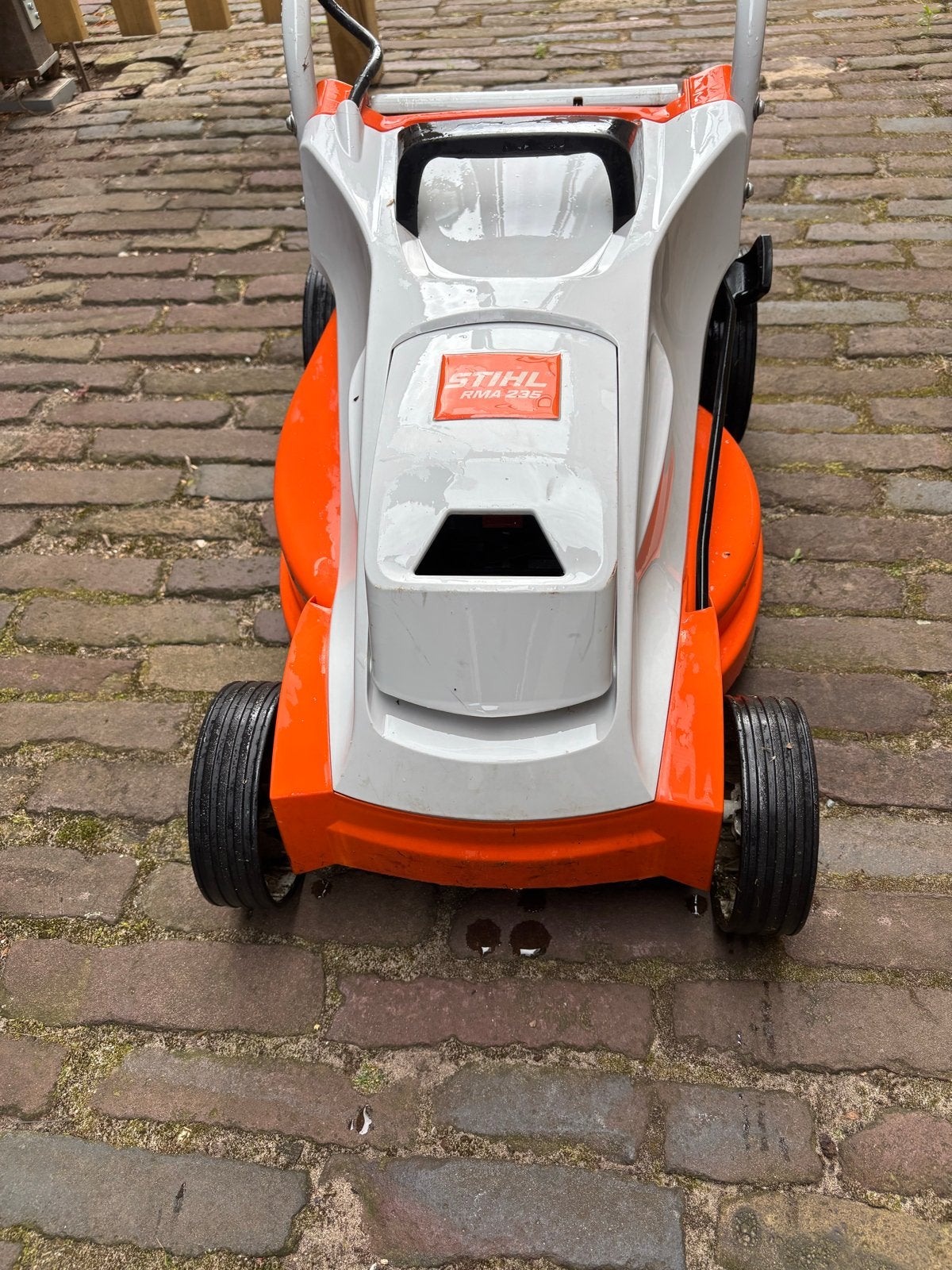 Stihl RMA 235 Accu-grasmaaier - Compact en Krachtig, Cirkelmaaier, Ophalen of Verzenden, Gebruikt