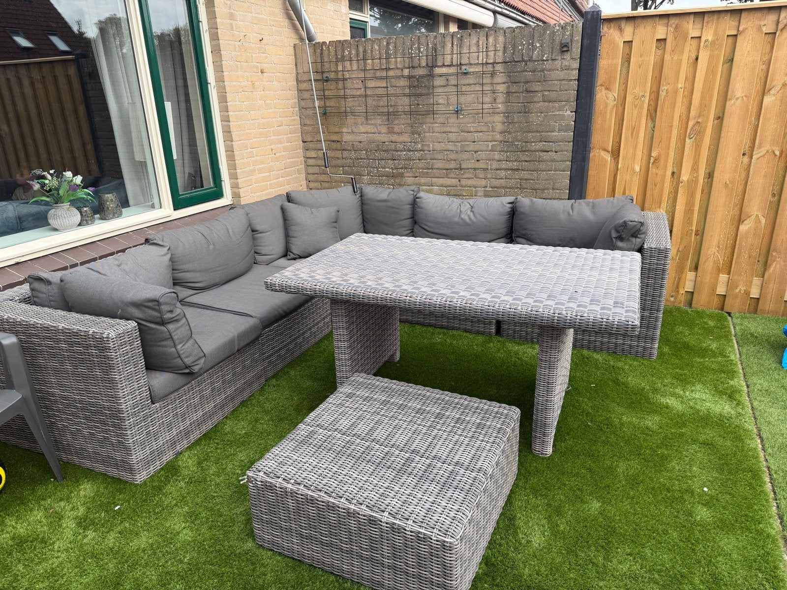 Loungeset met Tafel en Hocker - Grijs, Ophalen, 5 zitplaatsen, Gebruikt, Loungeset