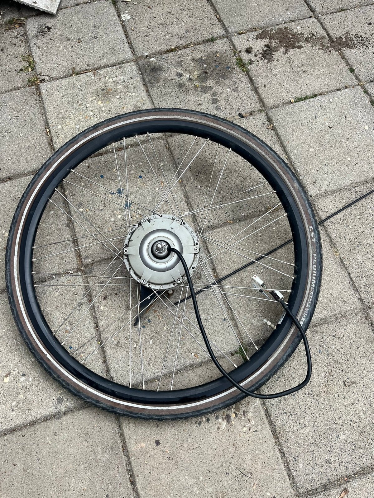 Voorwiel e-bike met motor + Shimano Nexus naafrem – 28 inch, Elektrische fiets, Ophalen of Verzenden, Zo goed als nieuw, Motor