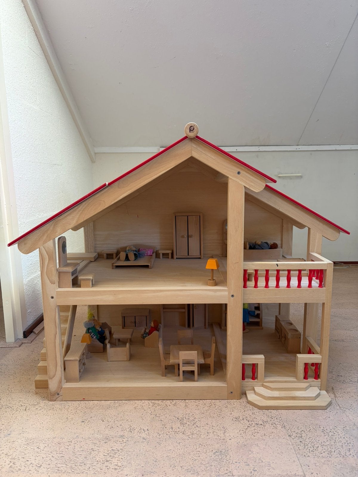 Houten poppenhuis
