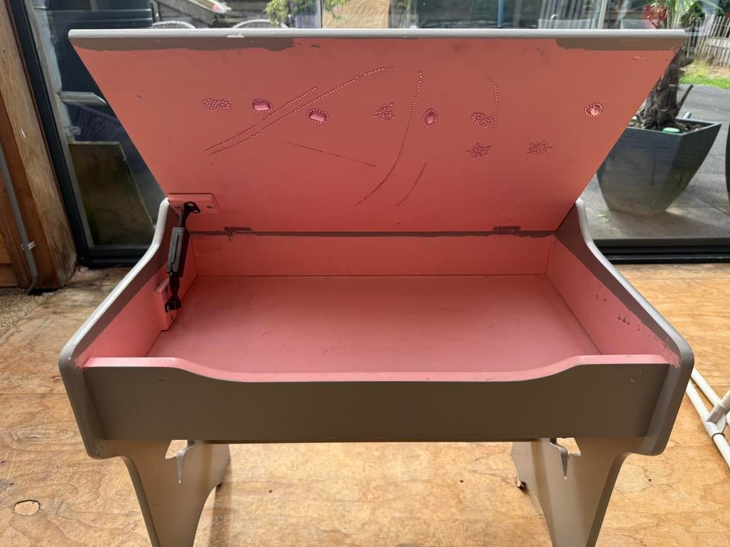 Kinderbureau, Ophalen, Gebruikt, Tafel(s)