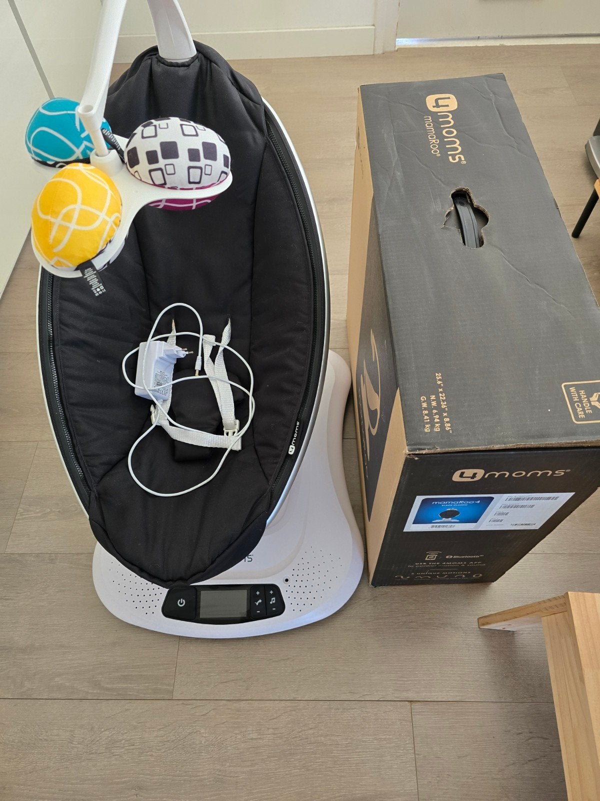 4moms mamaRoo 4 Black Classic babywieg/schommelstoel, Ophalen of Verzenden, Zo goed als nieuw