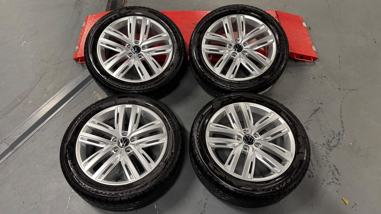19" originele VW Tiguan winterset – Pirelli Sottozero, 19 inch, Banden en Velgen, 235 mm, Personenwagen