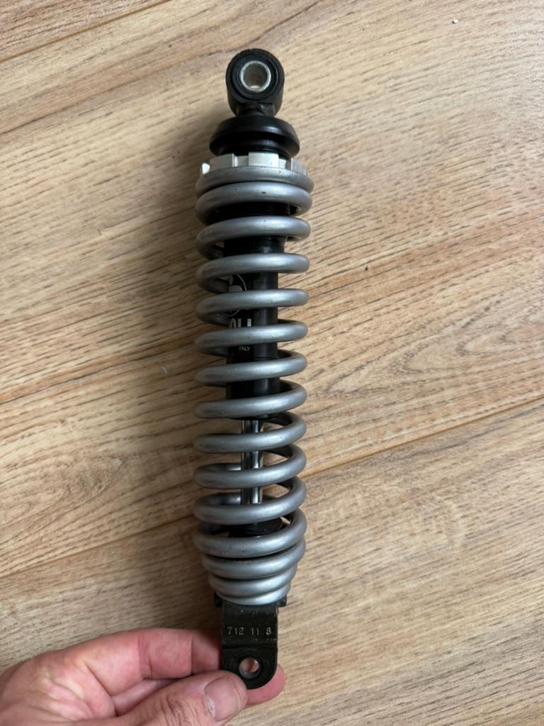 Originele Malaguti Phantom F12 255mm achterschokbreker, Fietsen en Brommers, Ophalen of Verzenden, Zo goed als nieuw, Overige typen