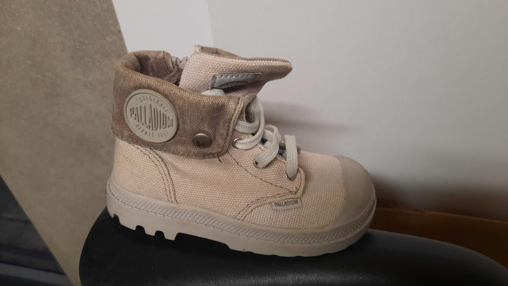 Palladium kinder schoentjes 23.5 grijs, Kleding | Heren, Schoenen, Ophalen of Verzenden, Nieuw, Overige kleuren