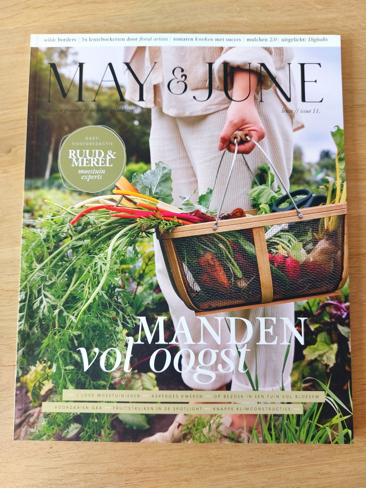 May & June Magazine - Manden vol oogst - Lente - Issue 11, Boeken, Tijdschriften en Kranten, Ophalen of Verzenden, Zo goed als nieuw