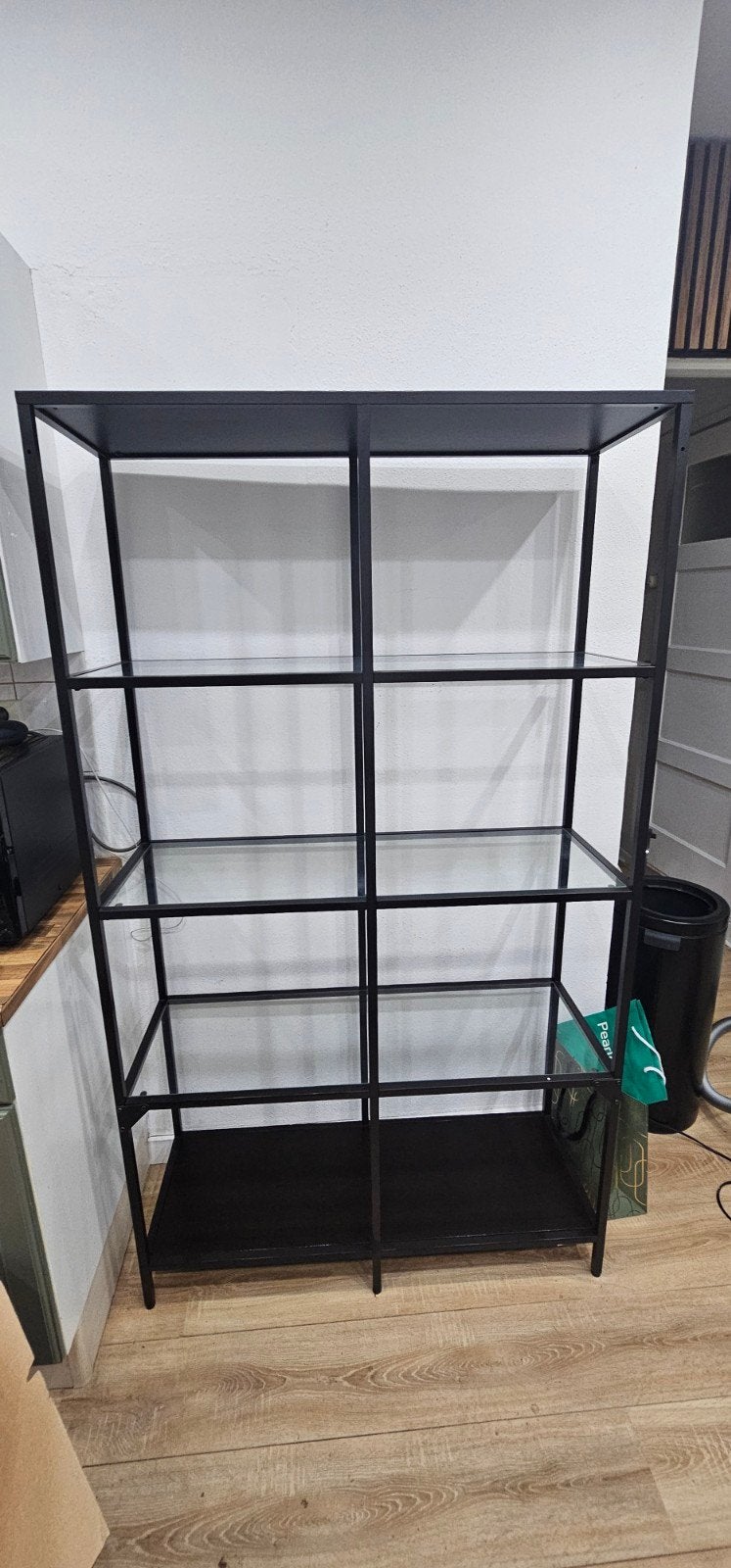 IKEA VITTSJÖ Stellingkast, zwartbruin/glas, 100x175 cm, Ophalen, Zo goed als nieuw