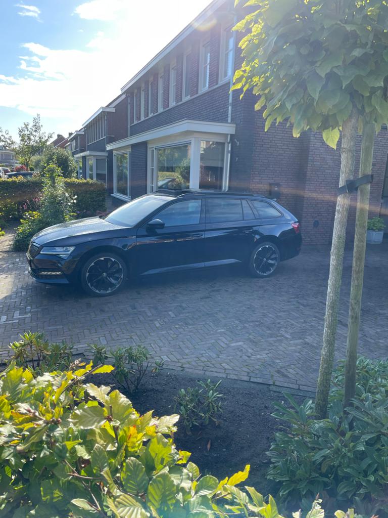 Skoda Superb 1.4 TSI Phev 217pk Dsg-6 2021 Zwart, Auto's, Skoda, 4 cilinders, Zwart, 1600 kg, Startonderbreker