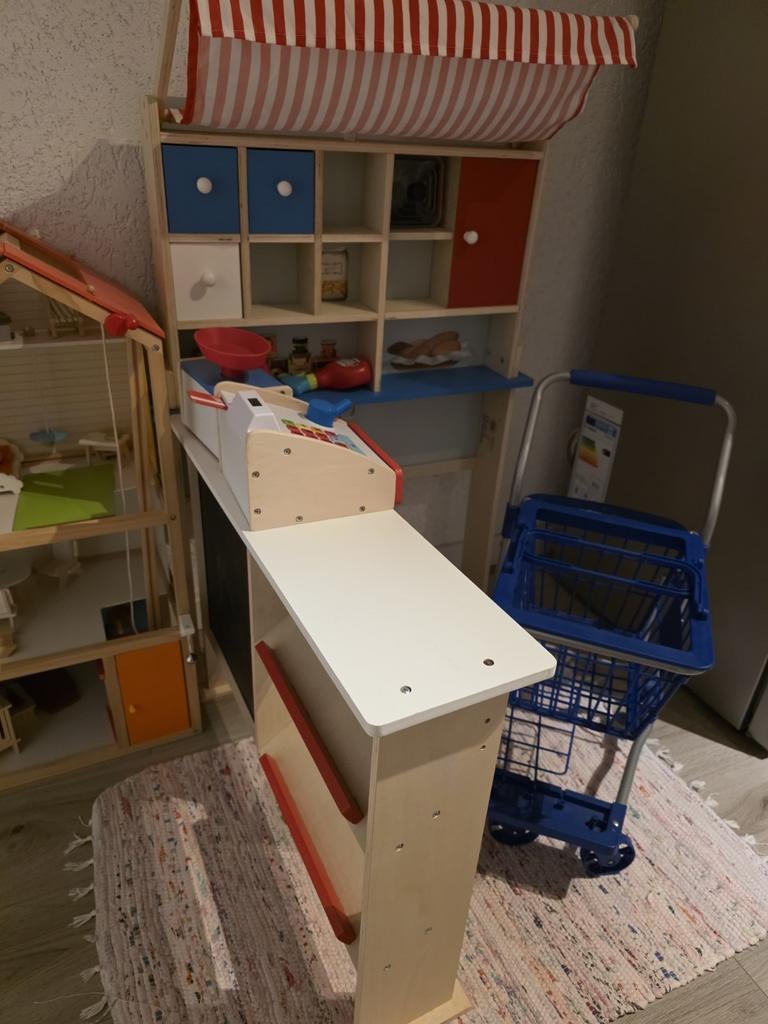 Houten speelgoedwinkel met kassa en winkelwagentje, Ophalen, Gebruikt, Bouwen