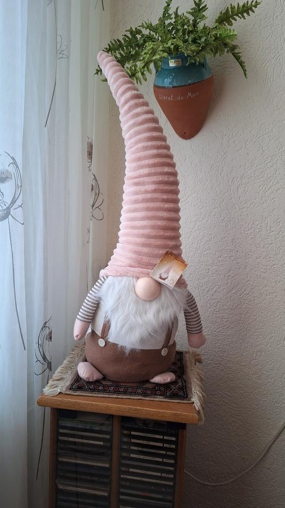 Roze kabouter met lange muts, Ophalen of Verzenden