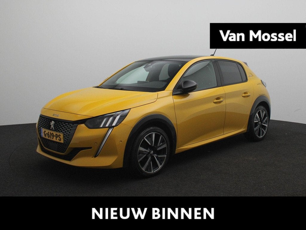 Peugeot 208 1.2 PureTech GT-Line | Apple Carplay/Android Aut, Auto's, Peugeot, 12 maanden, Gebruikt, Euro 6, Leder en Stof