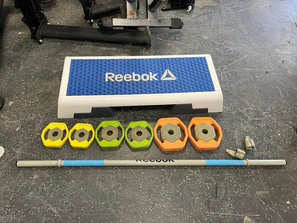 Reebok rep bodypump set 20 kg met step, Sport en Fitness, Fitnessmaterialen, Gebruikt, Met step, Ophalen of Verzenden, Rep set 20 kg