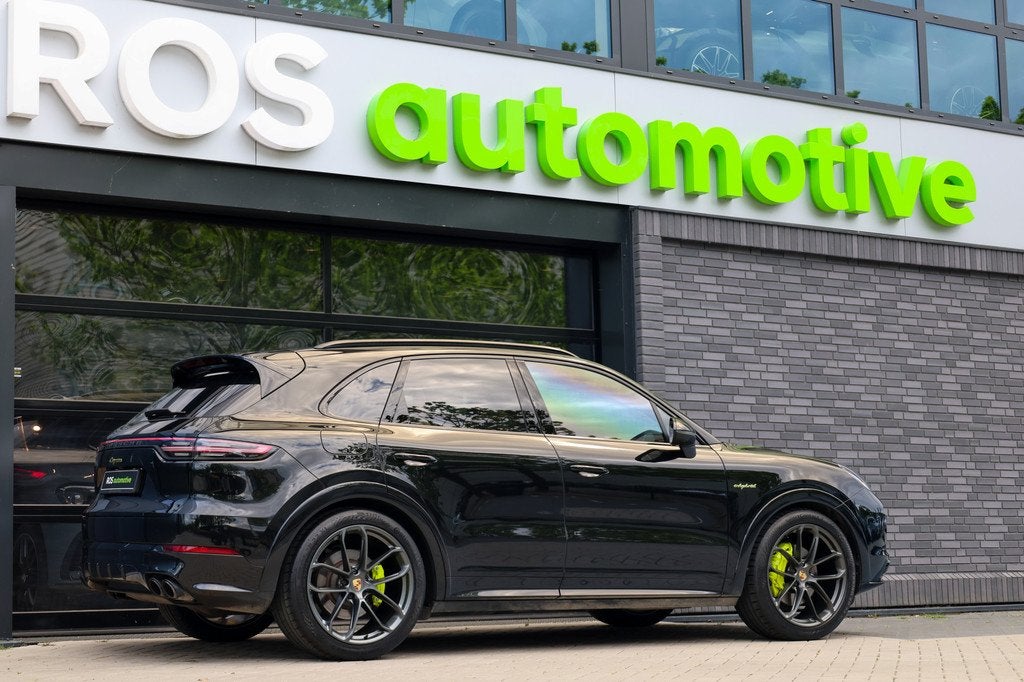 Porsche Cayenne 3.0 E-Hybrid Platinum Edition | PANO | 22 IN, Auto's, Porsche, Automaat, Cayenne, Gebruikt, Beige