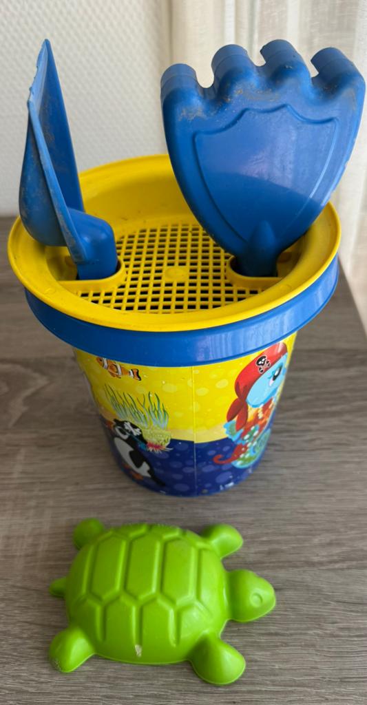 Strandset voor kinderen met emmer, schepjes en vormpje, Ophalen, Gebruikt