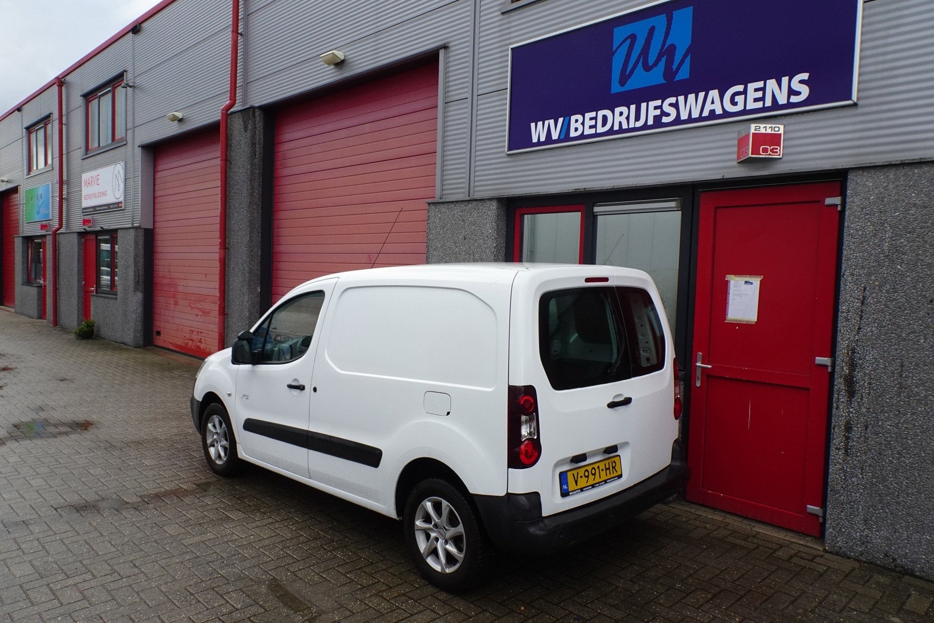 Citroën Berlingo 1.6 BlueHDI 100 Business Economy S&S autom, Gebruikt, 4 cilinders, Wit, Origineel Nederlands