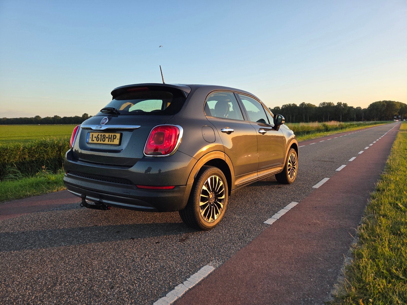 Fiat 500X 1.6 110pk 2015 Cruise Navi Led BT Carplay Trekhaak, Auto's, Voorwielaandrijving, Lichtsensor, 4 cilinders, Handgeschakeld