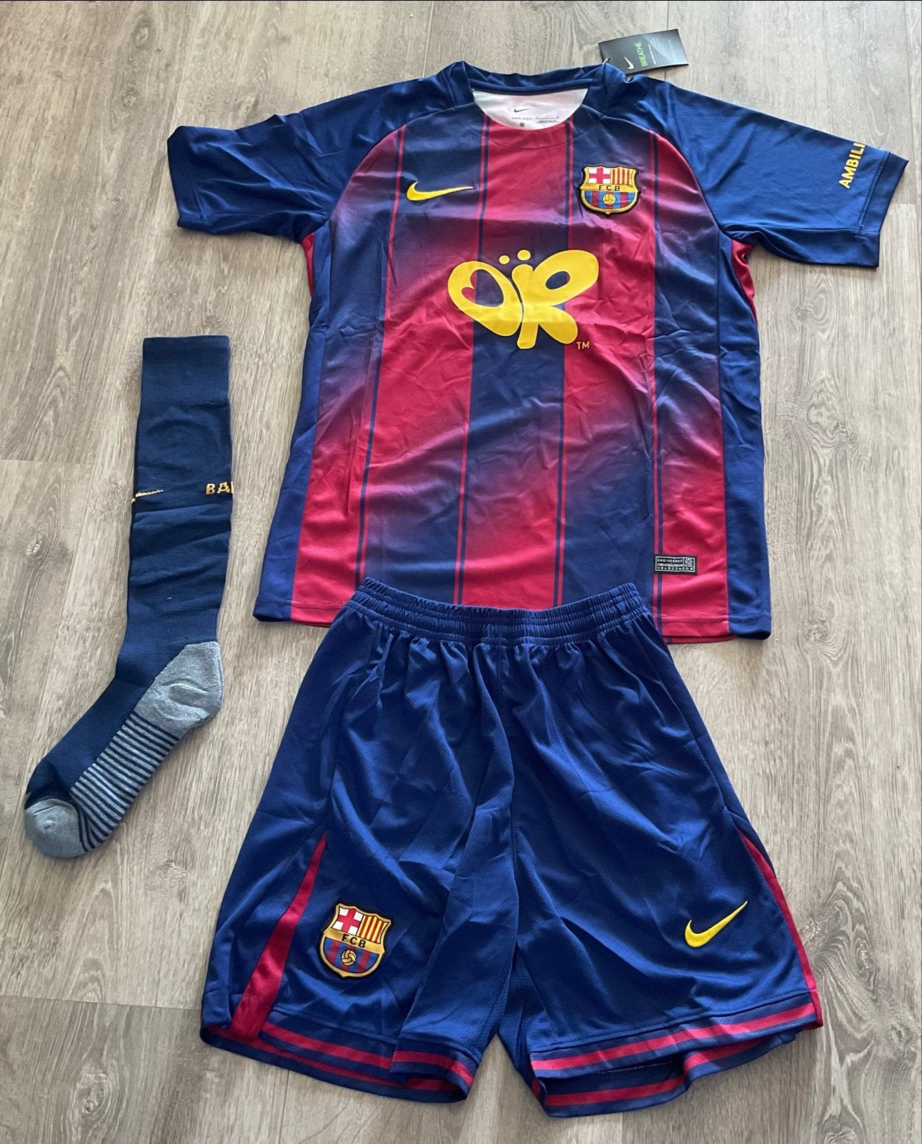 FC Barcelona Thuistenue - Maat Small olivia rodrigo, Blauw, Nieuw, Ophalen of Verzenden, Voetbal