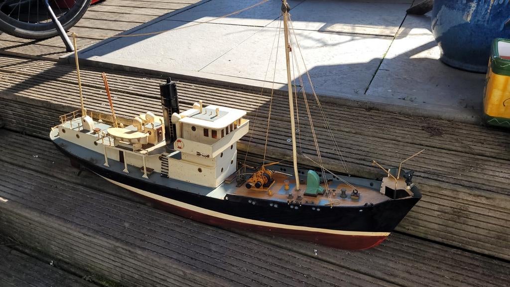 Rau statisch model mist een railing.  Inruil sleepboot mogel, Hobby en Vrije tijd, Modelbouw | Boten en Schepen, Ophalen, Gebruikt