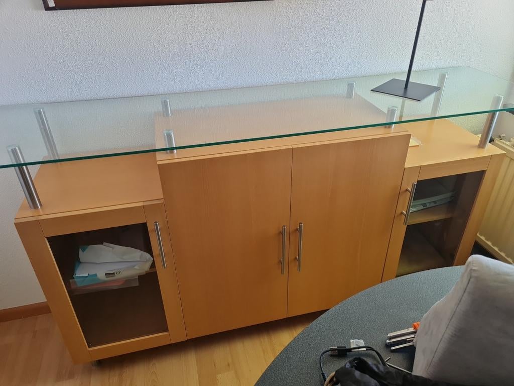Lage kast in hout en glas - Nieuwstaat, Huis en Inrichting, Kasten | Dressoirs, Met deur(en), 100 tot 150 cm, Glas, Ophalen of Verzenden