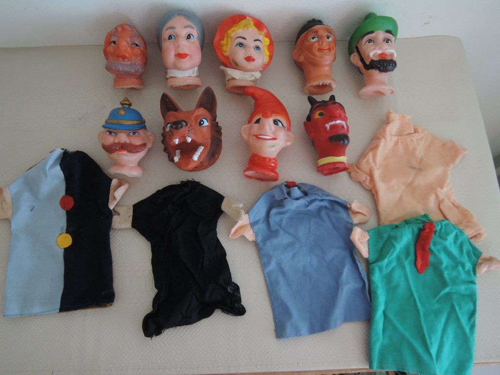 9 Ouderwetse poppenkast hoofden en 5 losse jasjes, Ophalen of Verzenden, Pop