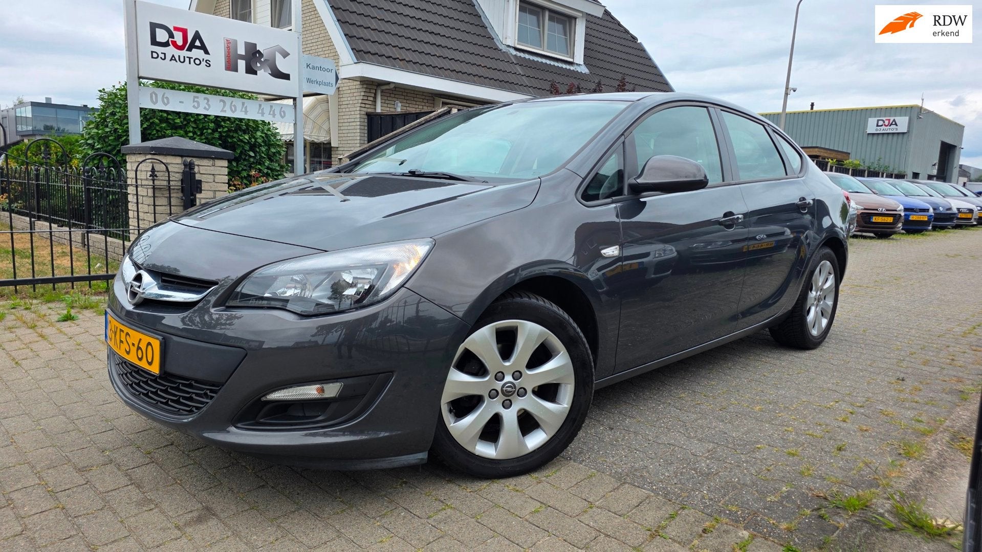 Opel Astra 1.4 Turbo Business+, Voorwielaandrijving, Euro 5, 4 cilinders, 700 kg