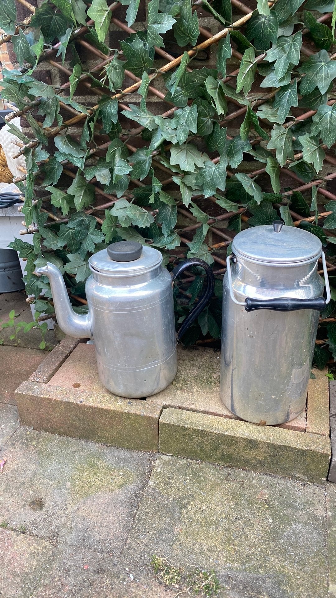Melkbus en koffiepot, Ophalen, Gebruikt