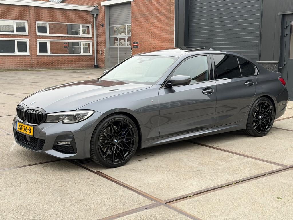 BMW 3-serie 330d High Executive M performance Pano H/K Laser, Auto's, Automaat, Achterwielaandrijving, Euro 6, 2993 cc