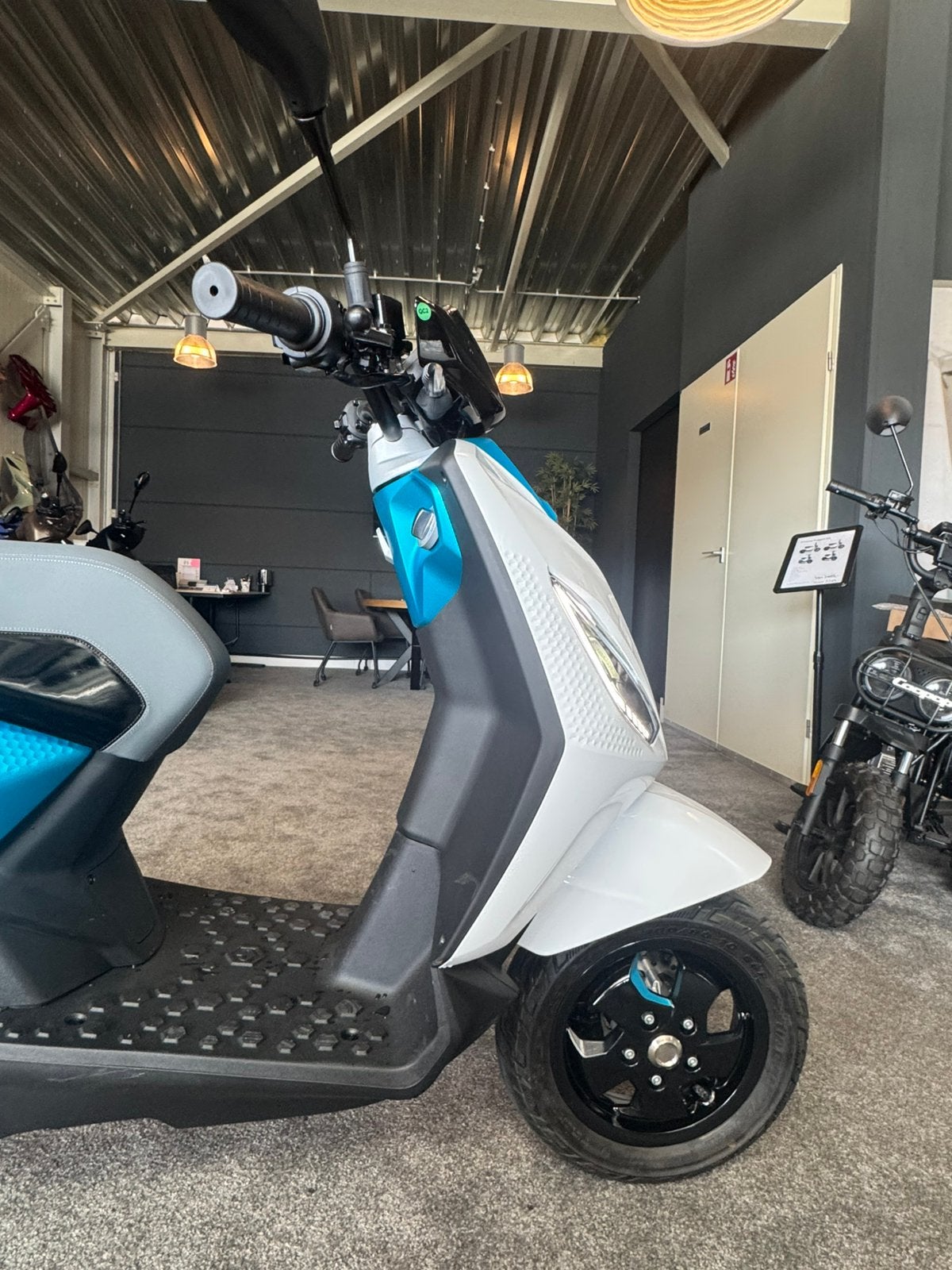 Piaggio one | NIEUW | Brom | Unieke kans | Garantie, Ophalen, Overige modellen, Maximaal 45 km/u, Elektrisch