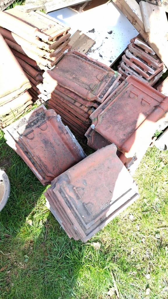 Gratis ophalen : Dakpannen rood. Ca 60 stuks, Doe-het-zelf en Verbouw, Dakpannen en Dakbedekking, Ophalen, Gebruikt, Steen of Klei
