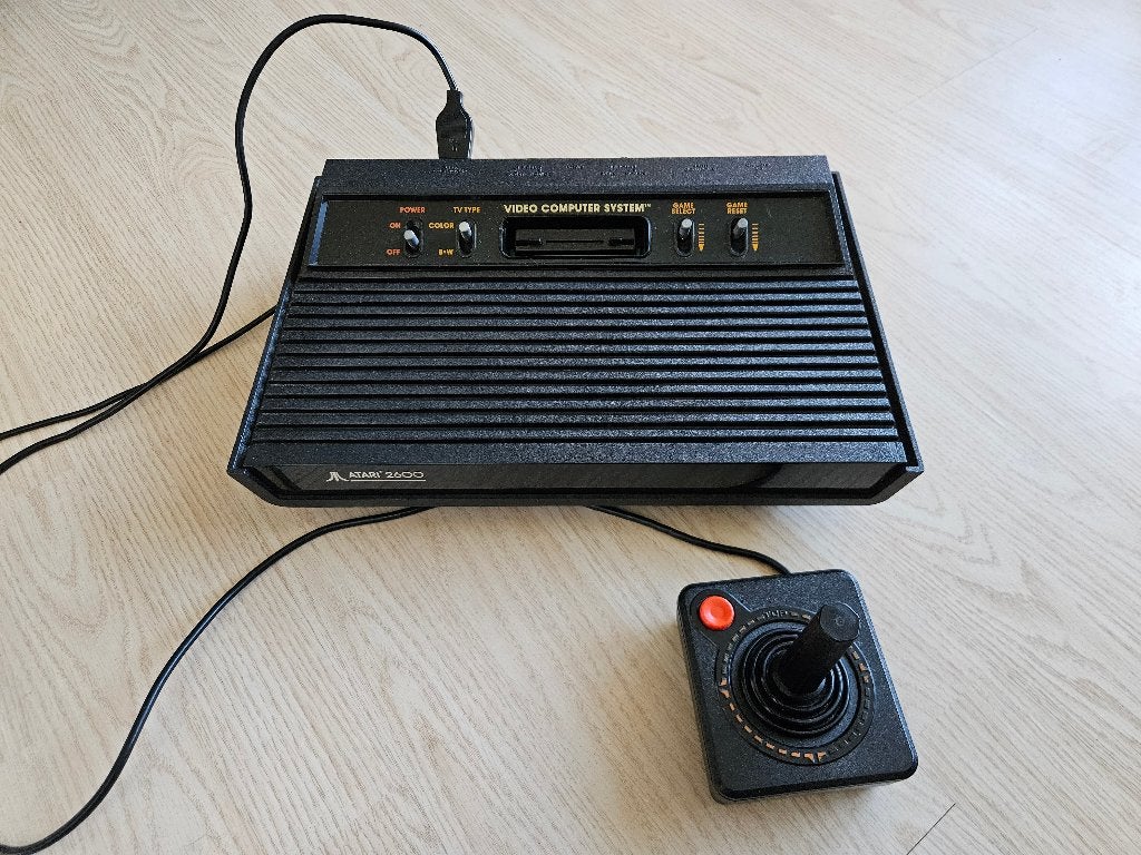 Atari 2600 "Vader" (Getest) + Joystick & Originele Voeding, Spelcomputers en Games, Ophalen of Verzenden, Gebruikt, Met 1 controller