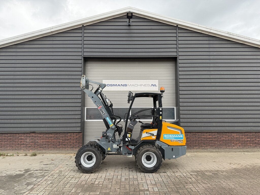 Giant G2700 X-TRA HD+ minishovel 2026 205 uur €510 LEASE, Tobroco, Info@tobroco.nl, Sprendlingenstraat 57
5061 KM  Oisterwijk