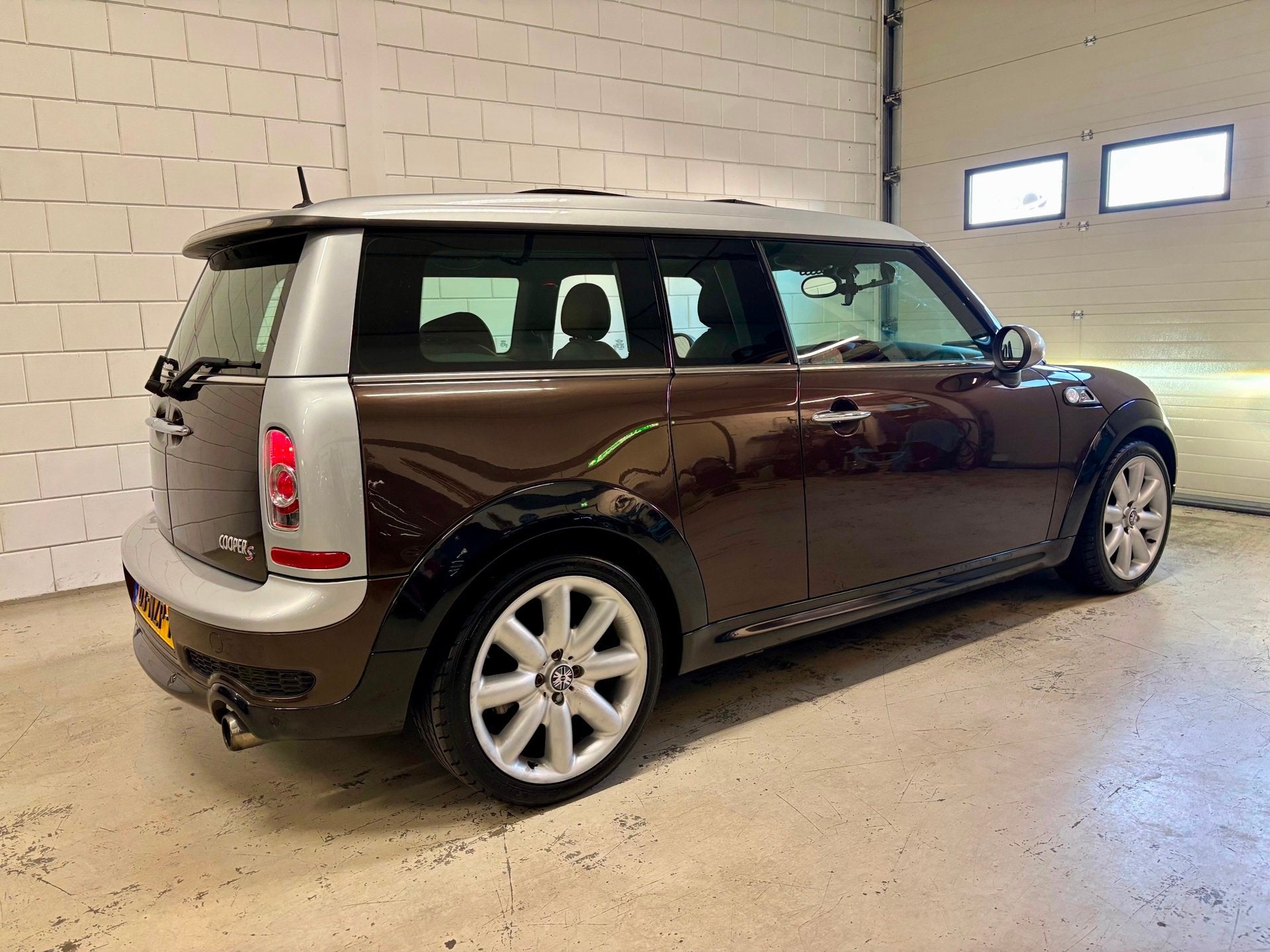 Mini Clubman 1.6 Cooper S Bj.07|Clima|leer|Panodak|Automaat, Gebruikt, 4 cilinders, Bruin, 4 stoelen