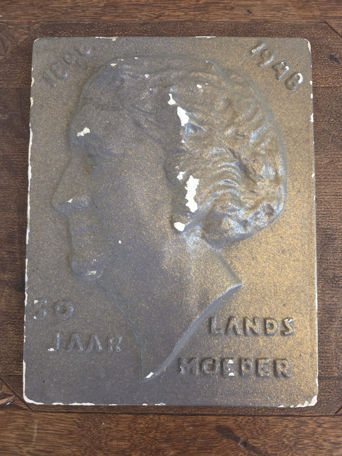 Gedenkplaat Wilhelmina 1898-1948 - 50 Jaar Landsmoeder, Ophalen of Verzenden, Gebruikt, Overige typen