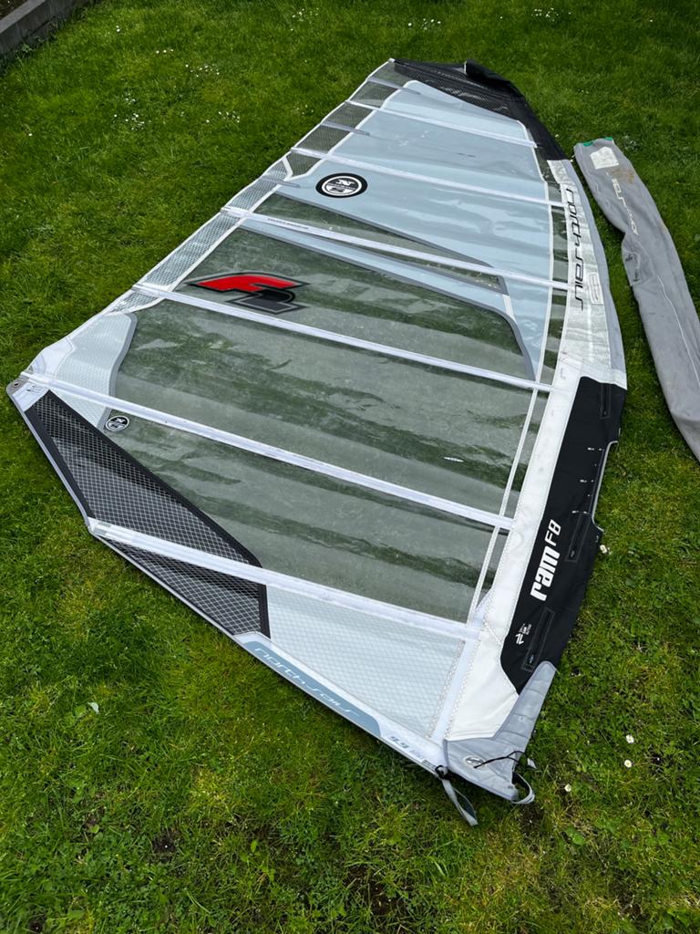 North Sails Ram 9.9 + draagtas, Watersport en Boten, Windsurfen, Zo goed als nieuw, Zeil, North Sails, Met draagtas, Met zeil(en)
