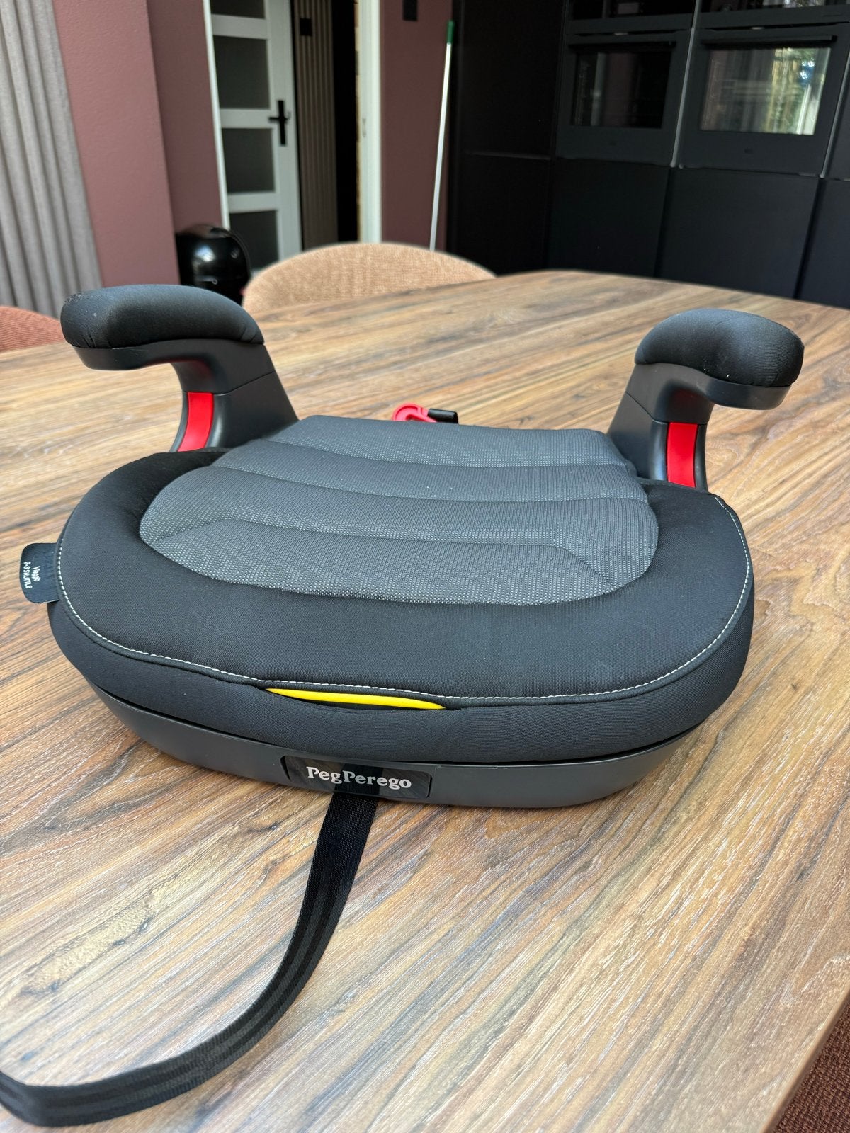 Peg Perego  autostoel-/zitverhoger, Autogordel of Isofix, Gebruikt, 15 t/m 36 kg, Zijbescherming